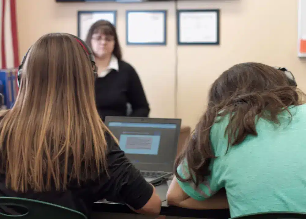 Discovery-Ranch-For-Girls-Blended-Learning-with-Computers.jpg